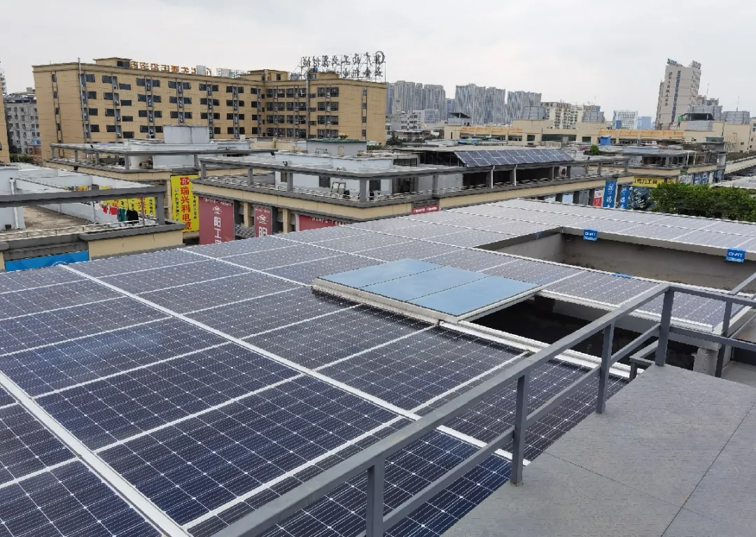 市场旧顶换光伏新“衣”：广西工业建材城1MW项目成功落地