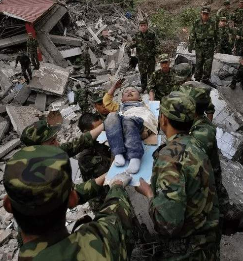 为何现在没人敢惹中国？只因12年前的一件事，侧