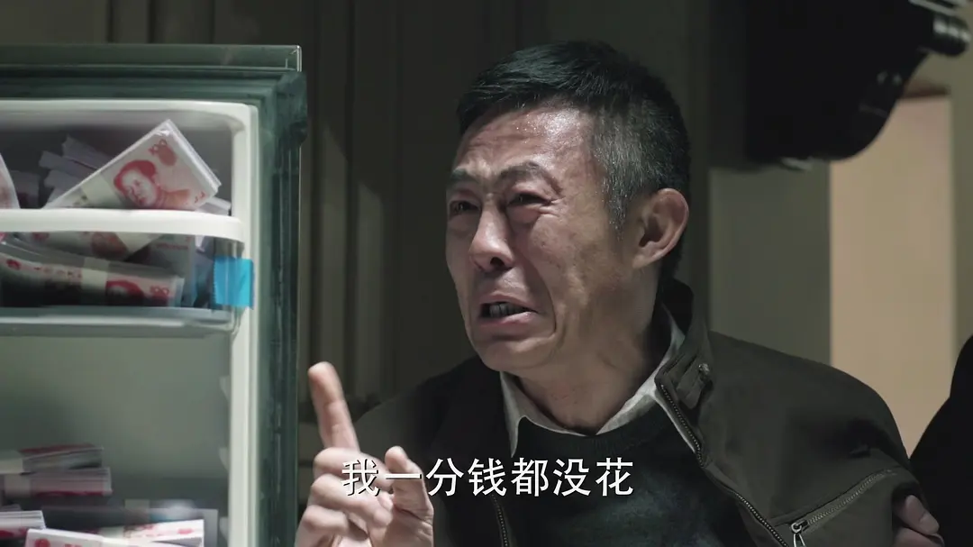 2002版的“戰狼”,央視經常重播,主演名叫侯勇