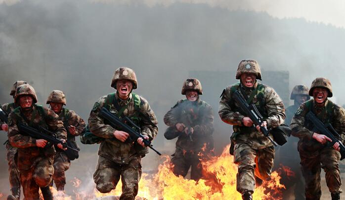 和平太久，中国战斗力遭质疑，美军司令强硬警告：别动中国