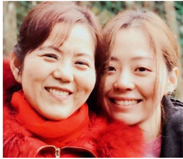 张靓颖：为冯柯做了9年\"人肉提款机\"，