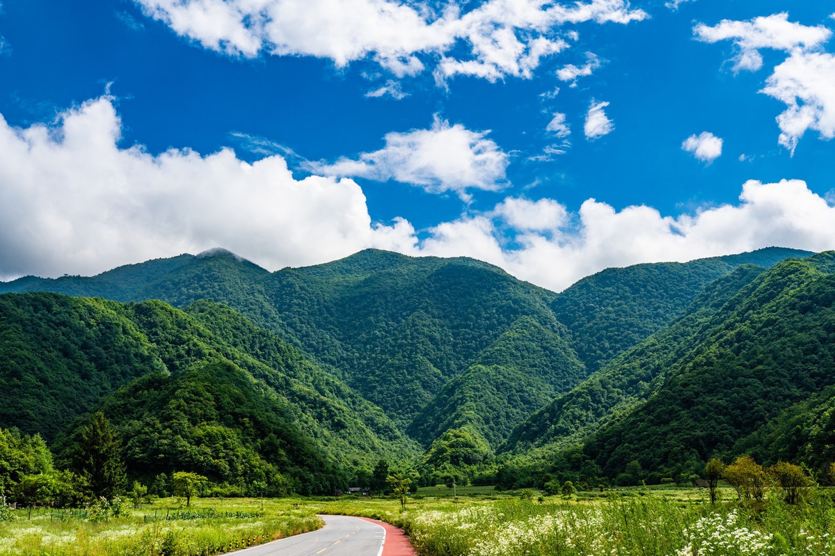 这才是夏季值得去的八大避暑天堂，人少景美，还自带空调模式