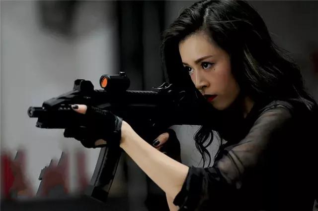 《唐探3》美人图鉴:文咏珊有点意外,比基尼美女原来是克拉拉