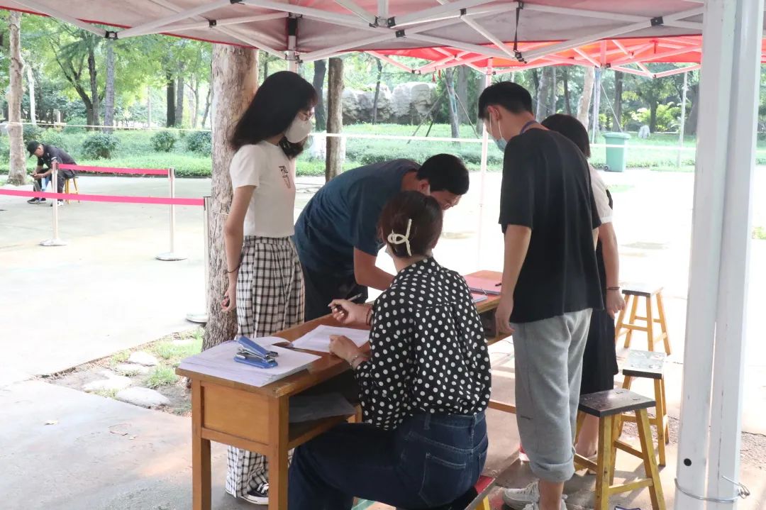 全心守护，筑牢免疫屏障——我校顺利开展学生新冠肺炎疫苗接种