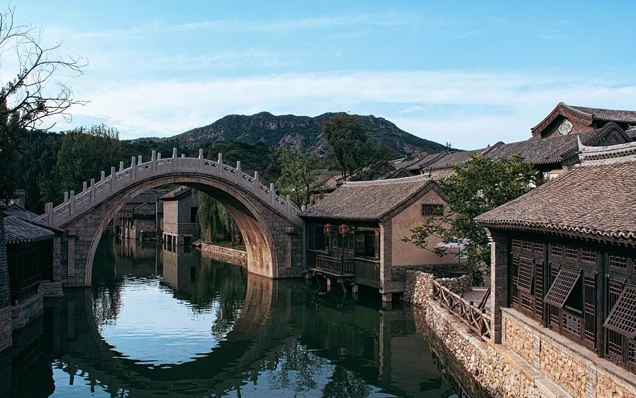 产业+文化+旅游：融合发展推进乡村振兴