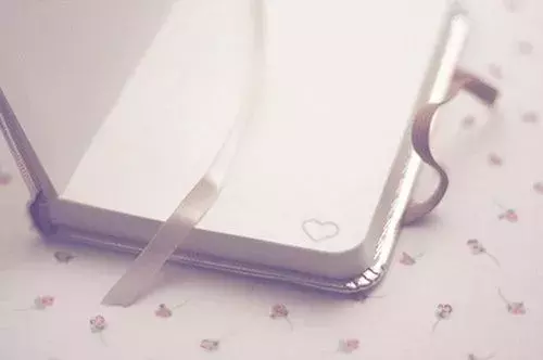 矫情的句子：我想我该忘记了，毕竟我不想打扰你图片