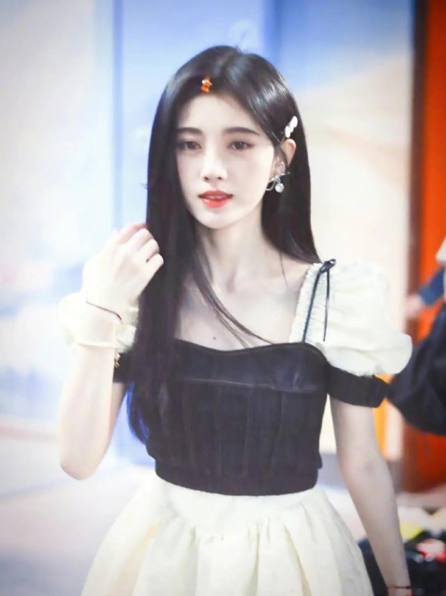 " achieve 4 " aid perform honored guest road to appear modelling exposure, wen Wan of Ju Jing  Dai  is moving, liu Xie peaceful beauty gives height