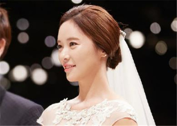 豪门婚姻破碎！韩剧女王黄正音申请离婚，明星婚姻这么脆弱吗？