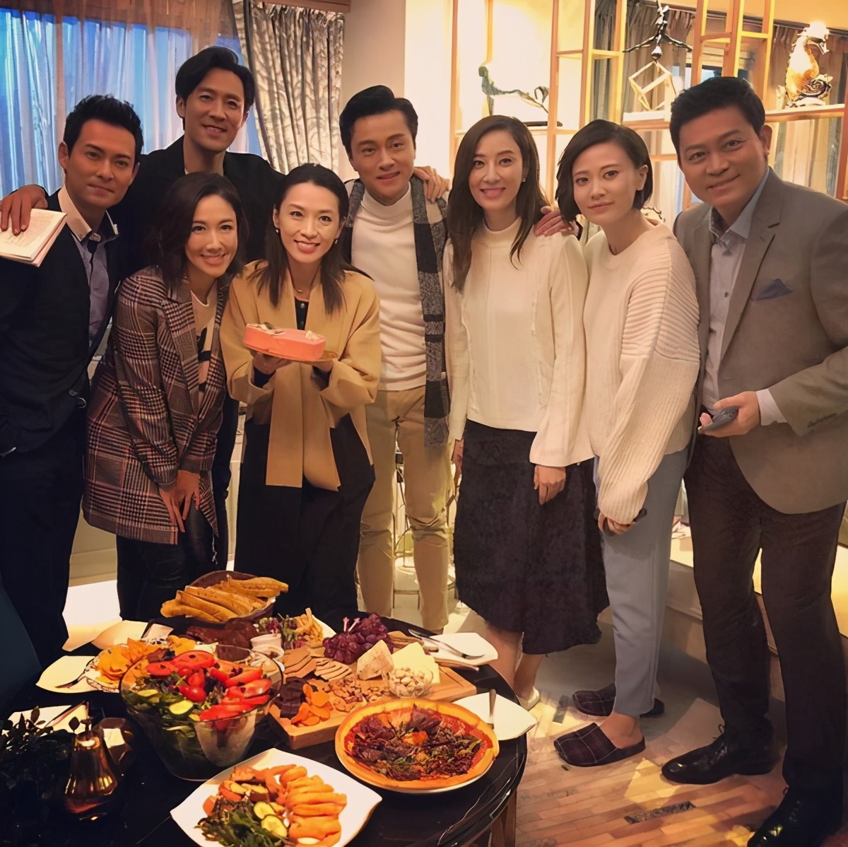 香港绿叶演员曾伟权病逝！古天乐曾低调资助抗癌医药费