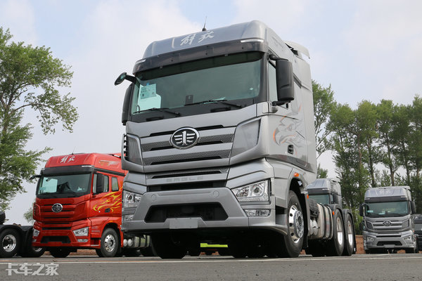 这8种颜色解放J7牵引车，哪一款才是你的最爱？