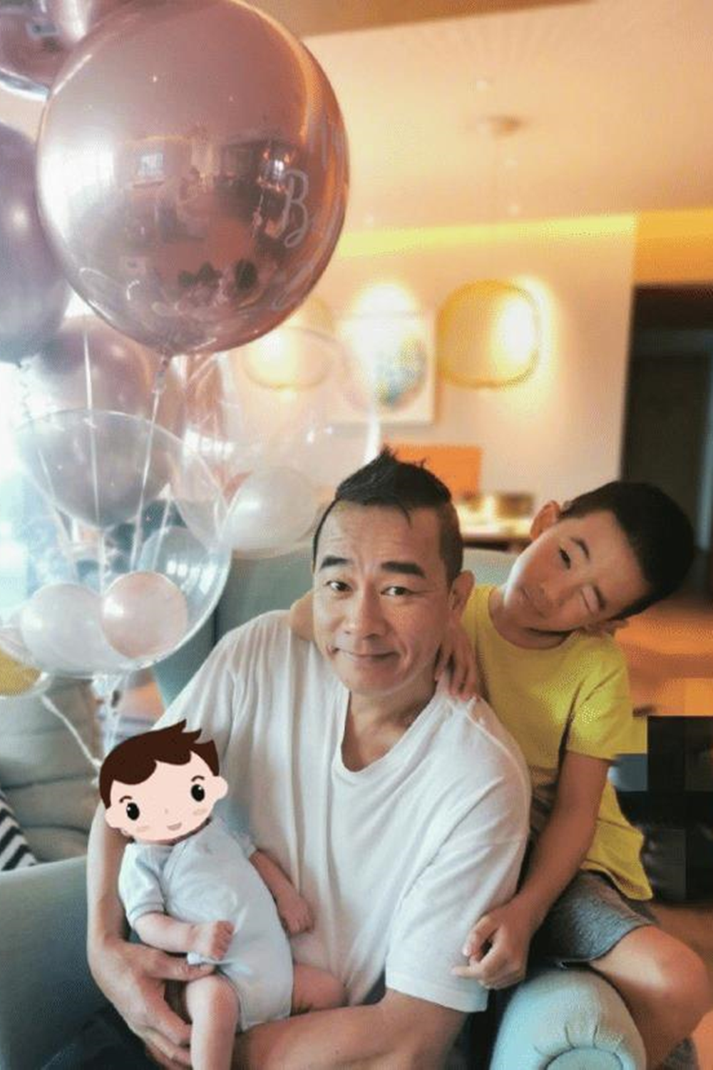 应采儿37岁高龄拼二胎，陈小春细心照顾惹人羡慕，网友：没嫁错