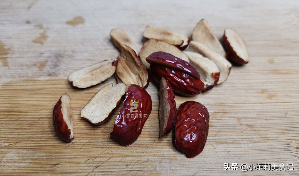 大雪後多吃粗糧好，早餐我用粗糧做�3紅�米糊，醇香好喝又暖胃