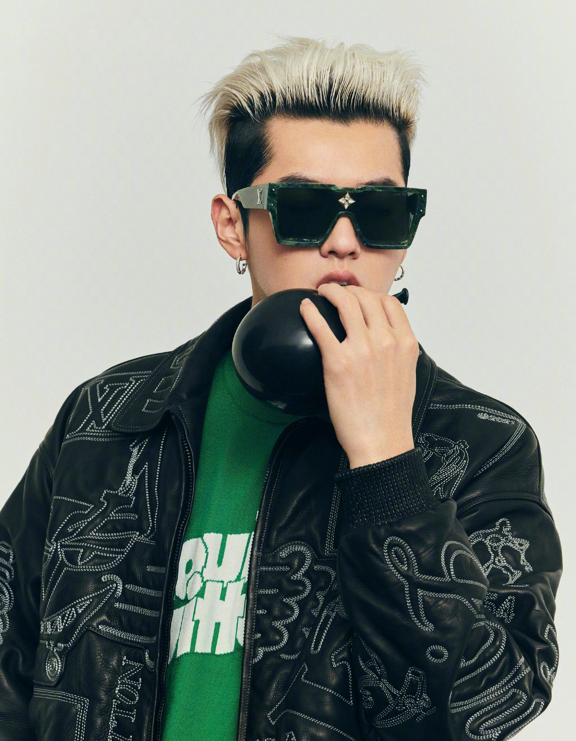 都美竹曝光更多吴亦凡毁三观事件，大量品牌解约，恐要吃牢饭？