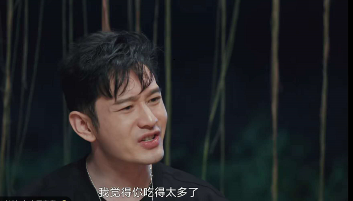 综艺的明星滤镜有多重，看到彭昱畅就知道，难