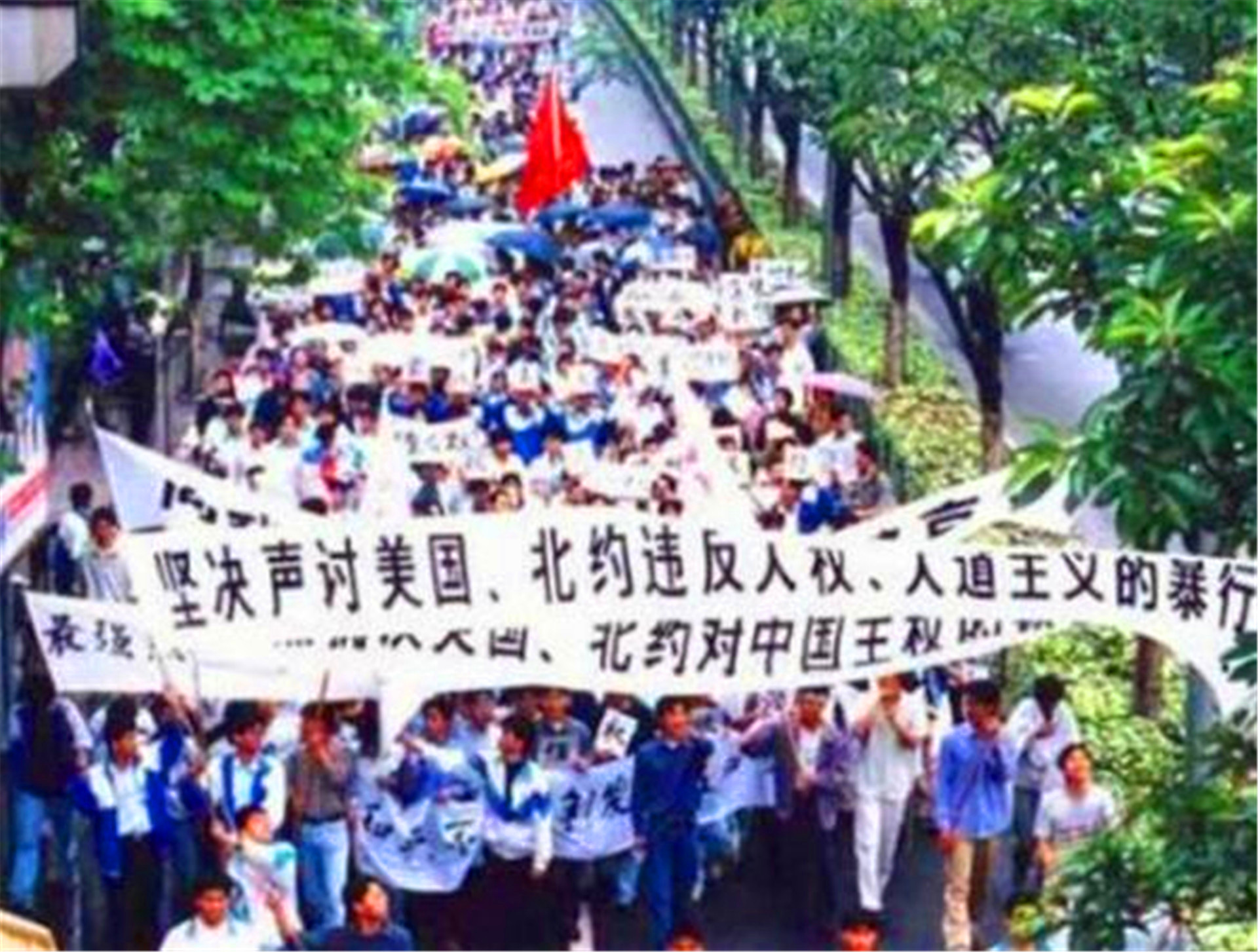 20年前大使馆被轰炸为何不反击？美如今才明白：