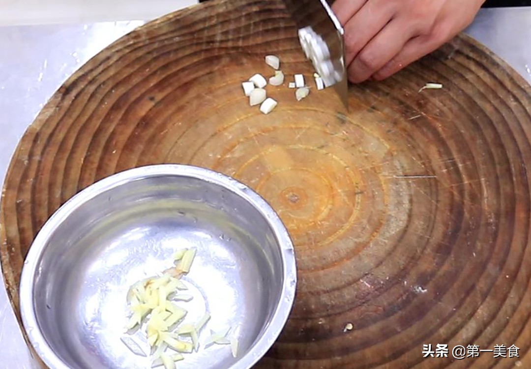 图片[7]-河南厨师长教你做地道酸汤小酥肉 软嫩不柴有窍门 酸爽可口-起舞食谱网