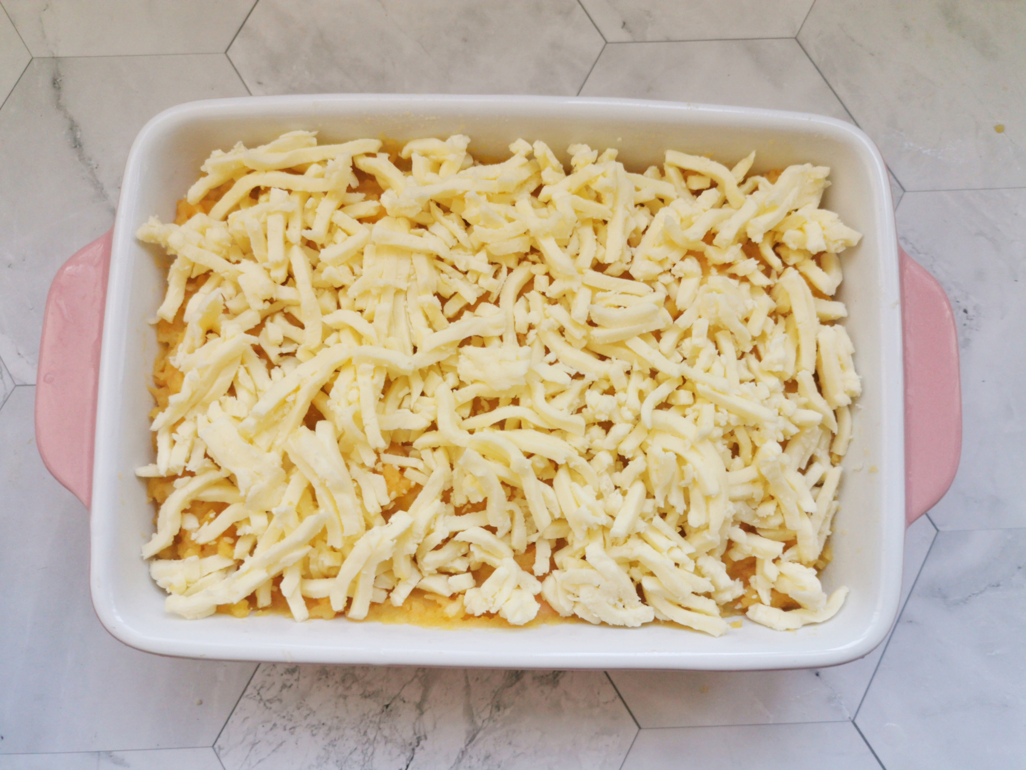 天冷，少吃水果多吃紅薯，2塊錢一斤，蒸熟烤一烤，甜品店賣20