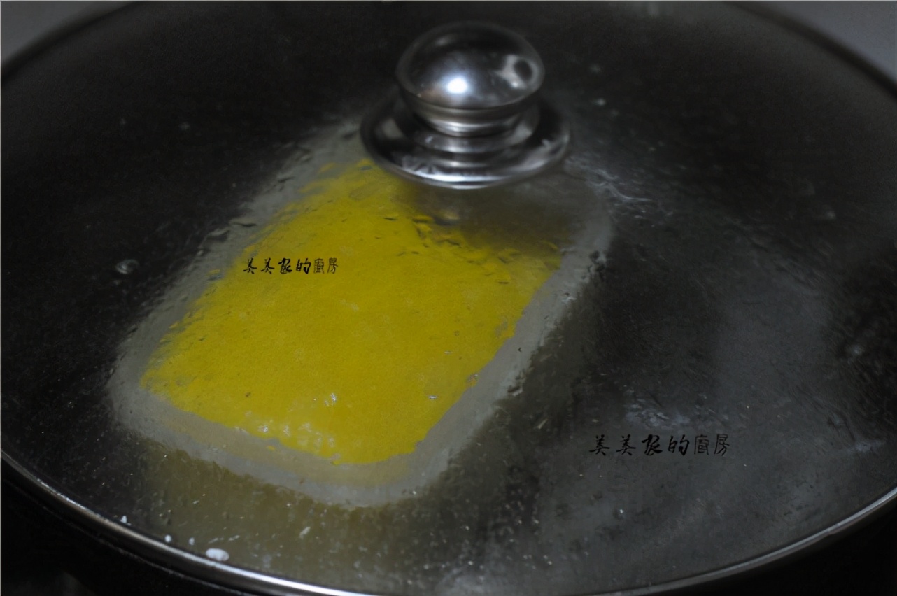 南瓜加一把小米，上鍋一蒸，清爽柔軟，香甜爽口，當早餐最開胃