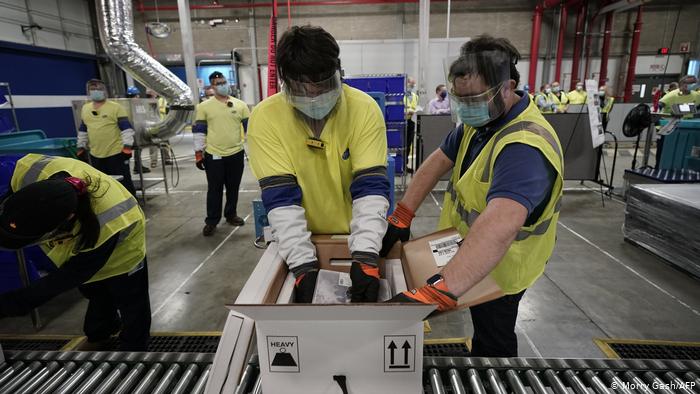 多国推广新冠疫苗，“打一针”没有那么简单