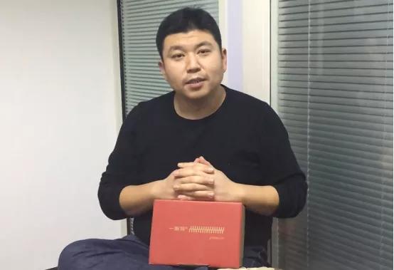 不起眼的快递纸箱，让他一年卖出6个亿，李佳琦