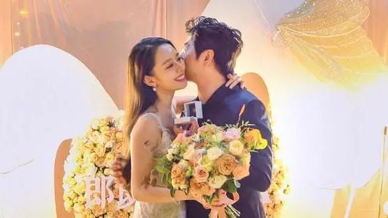 婚后2年，吉娜郎朗被群嘲：“恩爱终于装不下去了？”