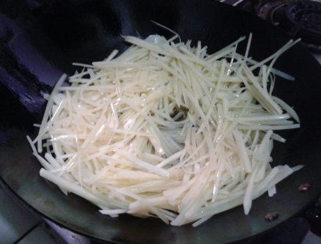 图片[5]-醋溜土豆丝的做法-起舞食谱网