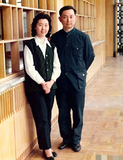 京劇大師梅葆玖妻子去世享年86歲,夫妻合墓后事從簡(jiǎn),兩人無子女