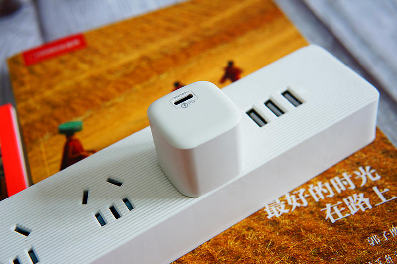 迷你便攜，充電更安全：REMAX睿量30W迷你氮化鎵充電器體驗(yàn)