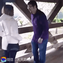 搞笑gif神评：一个人无聊起来什么都做得出来