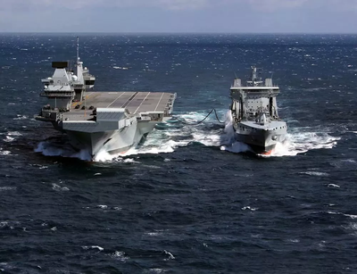 ������ǿ���ˣ�Ӣ����ĸ���Ϻ���Сèһ������������Ǳͧ"����"