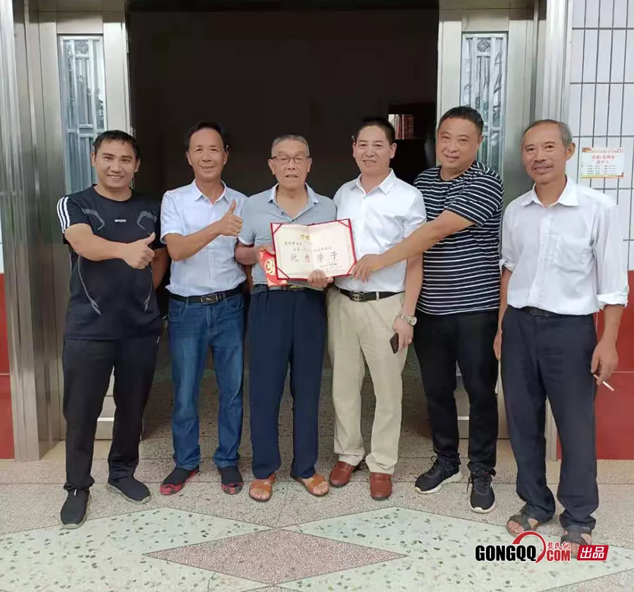 浏阳市龚氏举行2021年奖学金颁奖活动