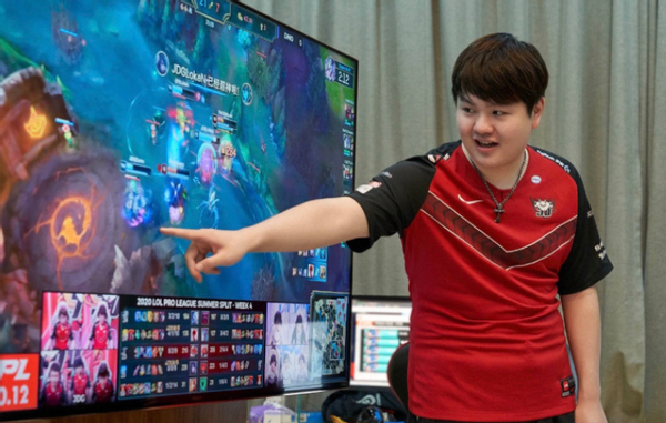 The reason exposure that JDG is defeated by all the time: Kanavi often wants to enjoy male gun, hit pure wild nucleus