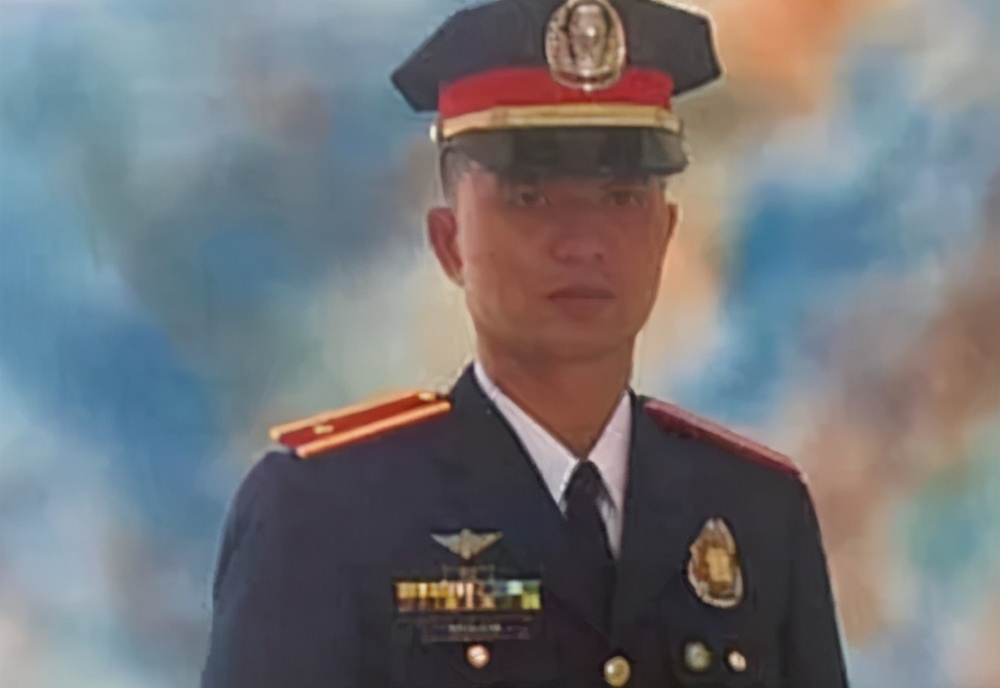 意外!警察抓到一只公鸡,却被公鸡杀死