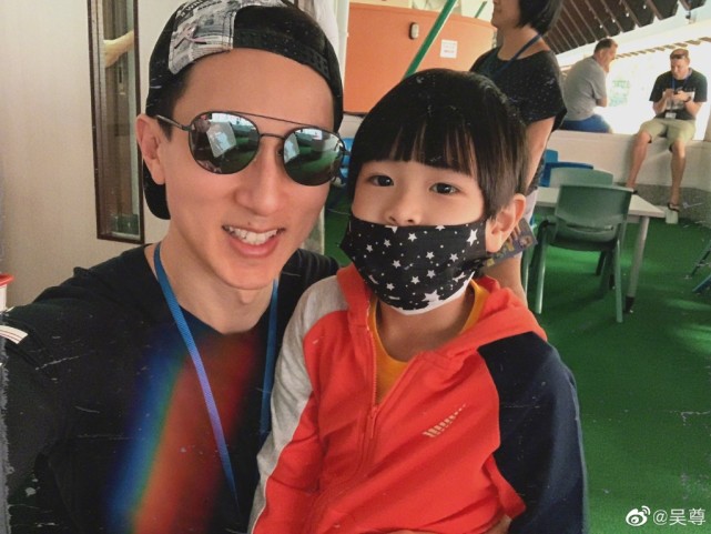 吴尊回应林丽吟怀三胎后，高调晒临海在建别墅，言语兴奋充满干劲