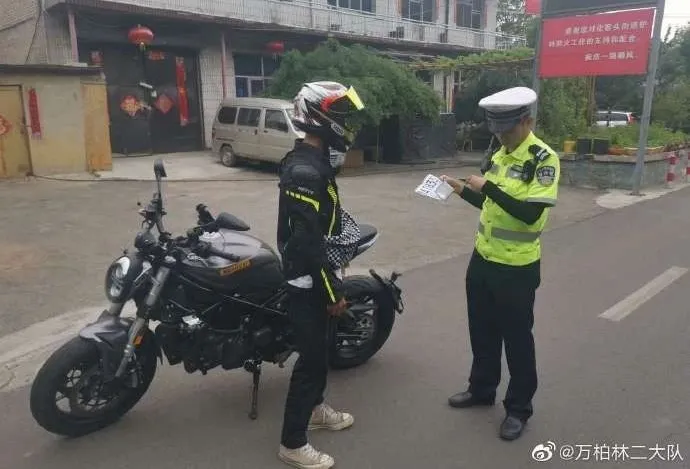 摩托车“炸街”!太原交警严查