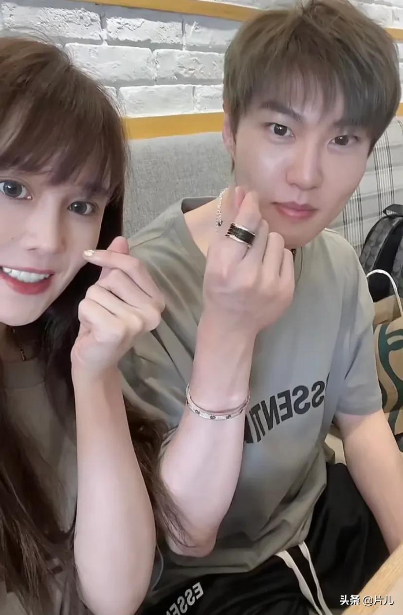 赵本山女儿也太幸福了吧！被成功求婚后晒旅行