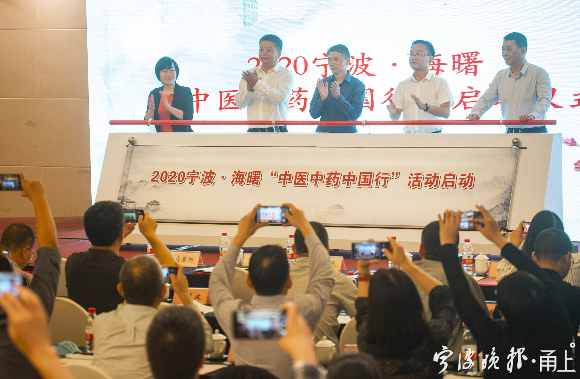 宁波这条老街曾谱写中医药传奇，大批专家为她的复兴献计献策