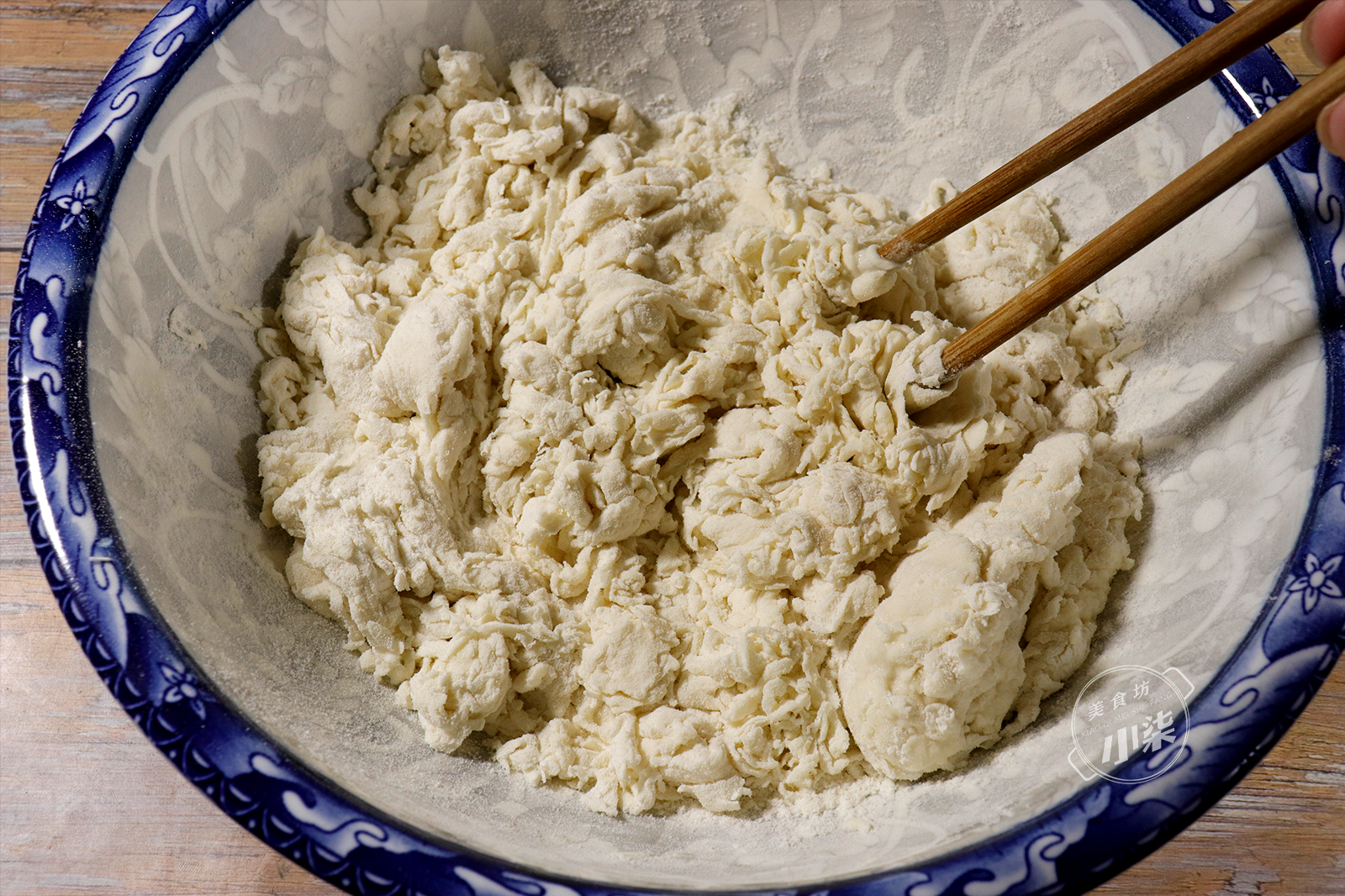 立冬後，想吃蘿蔔餡餅，學會這樣做，不破皮不露餡，個個皮薄如紙