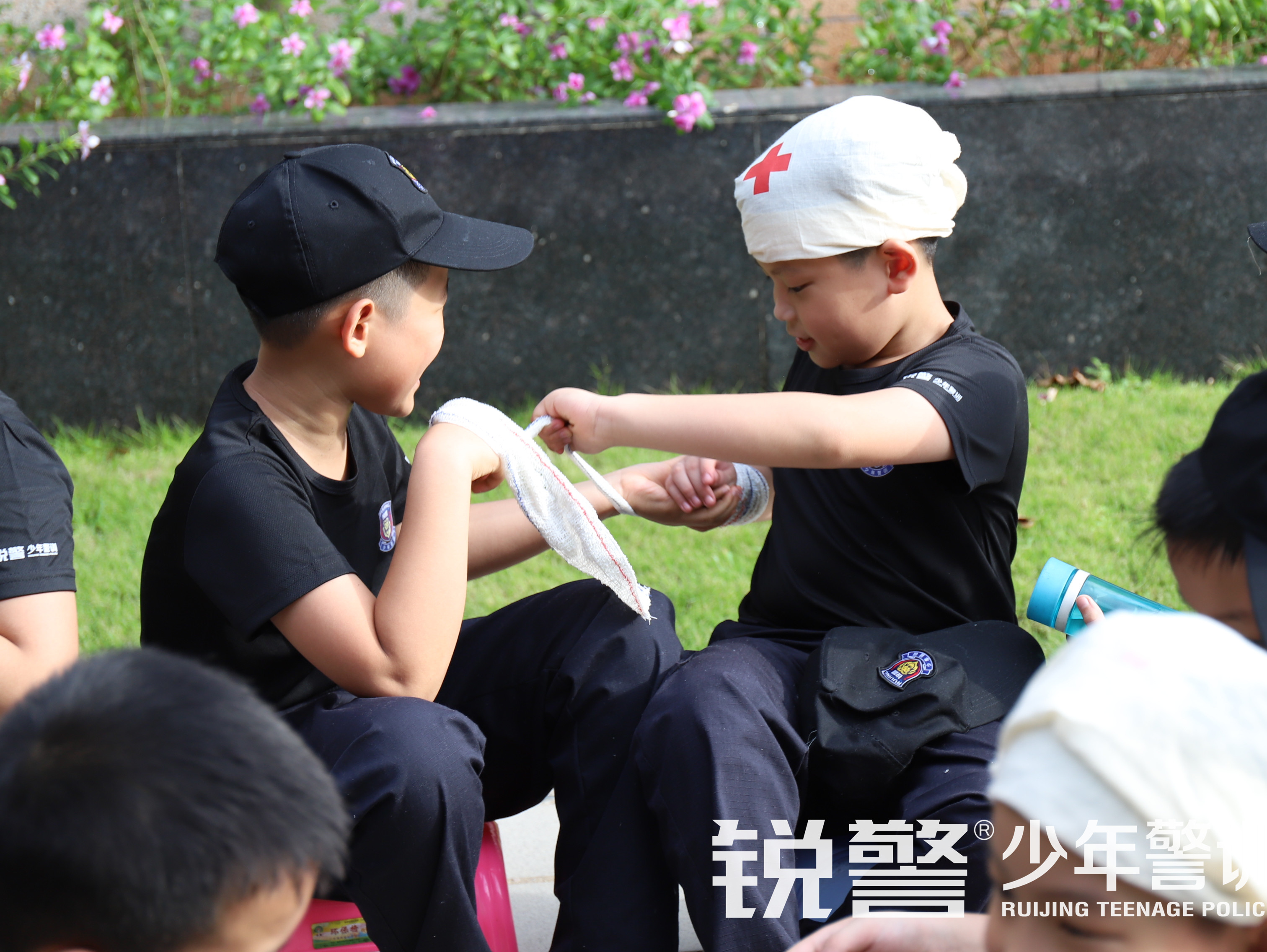 2021å¹¿ä¸è­¦å®å­¦é¢å°å¹´è­¦è®­å¤ä»¤è¥éªä½ ä¸èµ·é¿å¤§ï¼å¿«ä¹æé¿ä¸èå