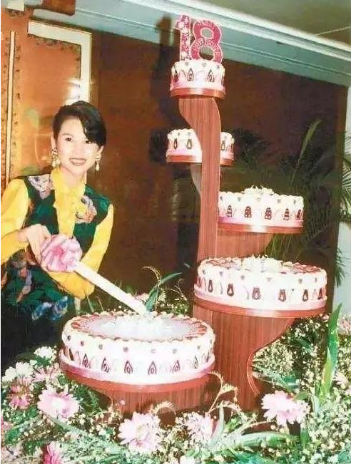 弃给她1.6亿的刘銮雄，离开相恋3年的吴奇隆，蔡