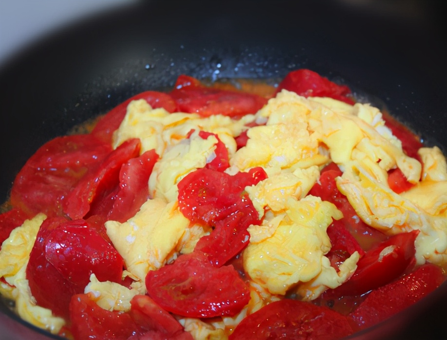 图片[5]-西红柿鸡蛋炒面的做法步骤图 不粘锅也不坨-起舞食谱网