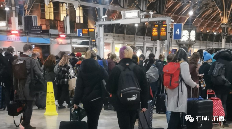 英國新冠疫情大爆發，仍擋不住�港獨�瘋狂逃亡