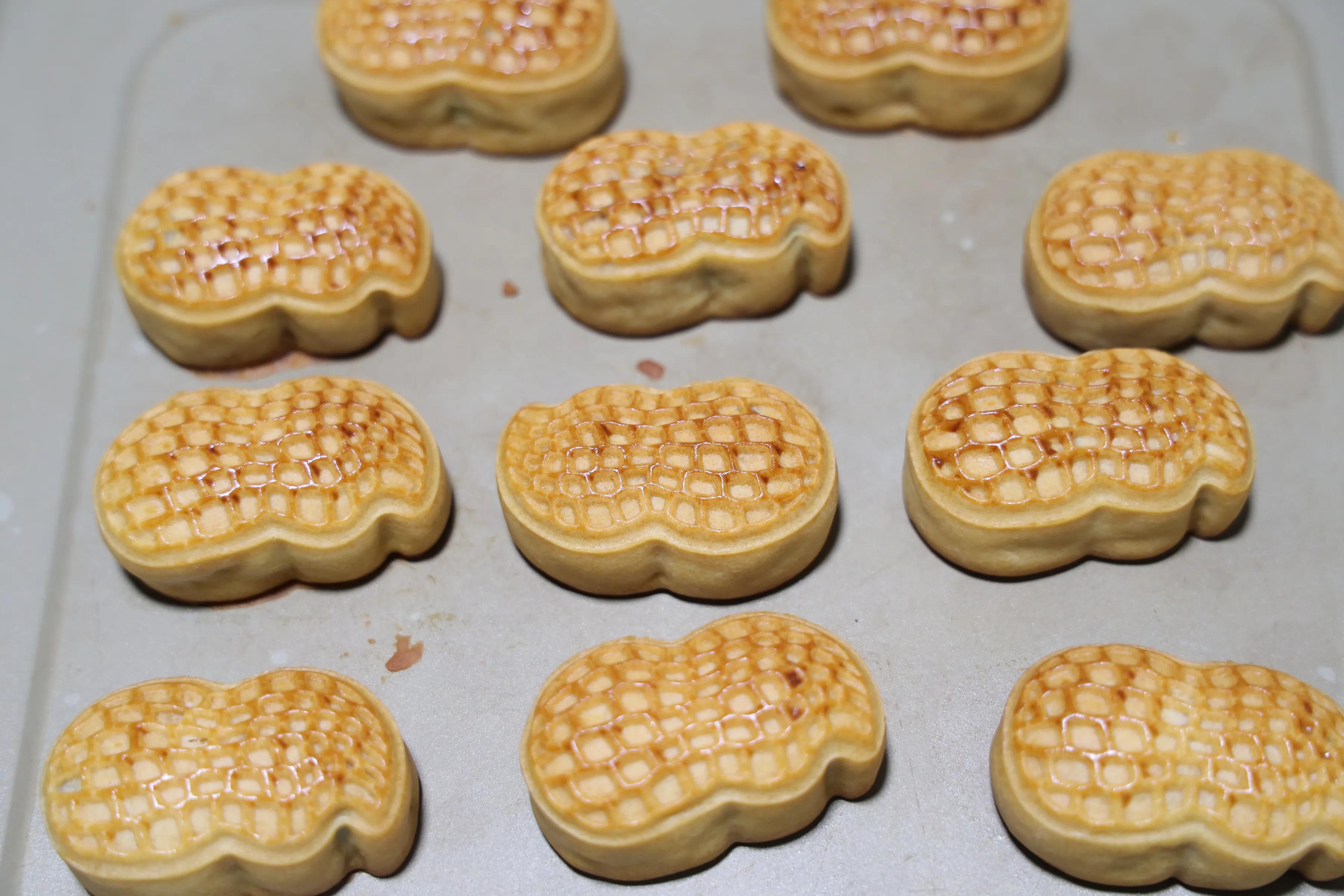 火爆全网的花生月饼，搭配豪华的五仁馅料，吃一口就停不下来