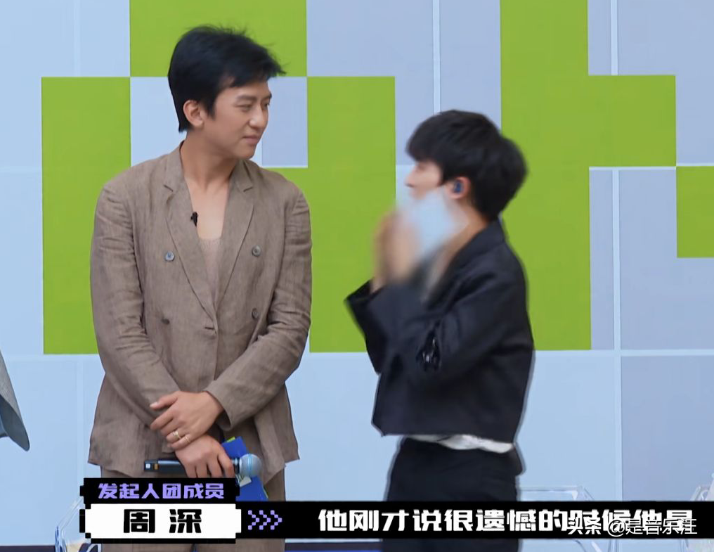 Profit way is repaired think oneself are washed out, corners of the mouth shows a smile, it is empty shakes one gun only south Zhou Zhen unexpectedly