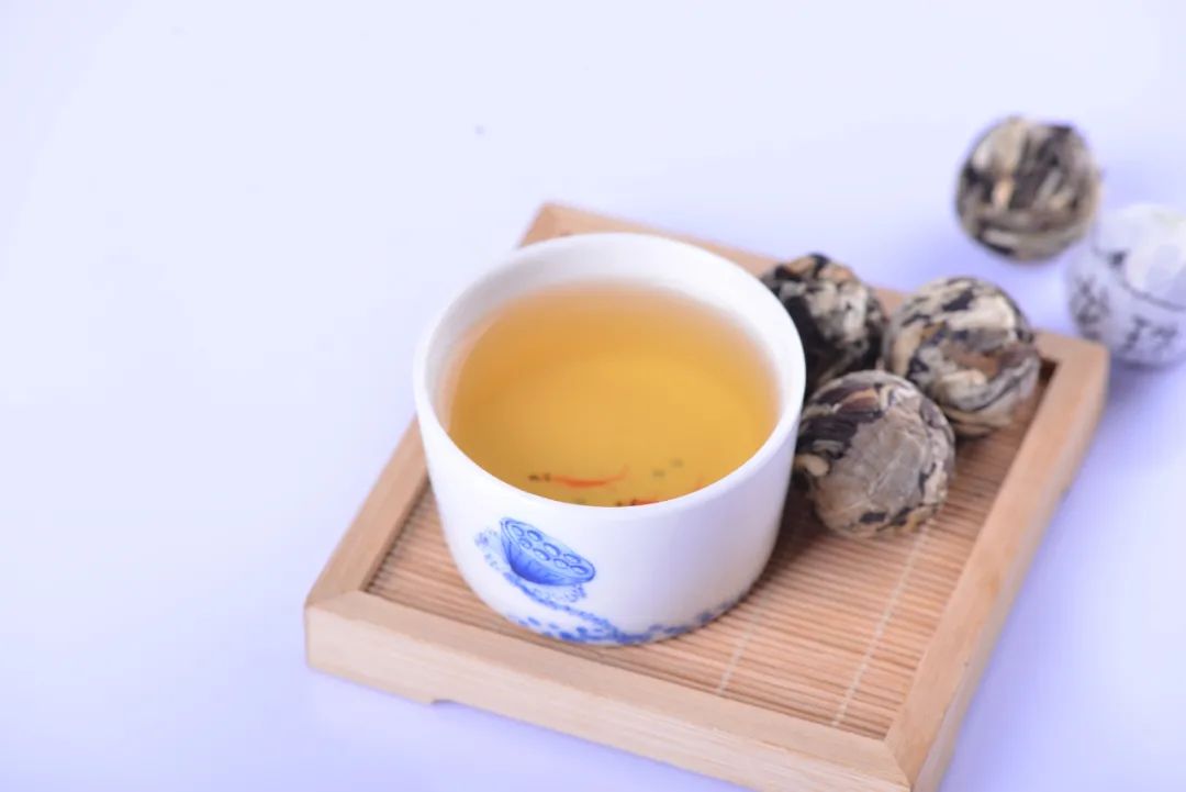 為什么市面上多是普洱緊壓茶，不是散茶？
