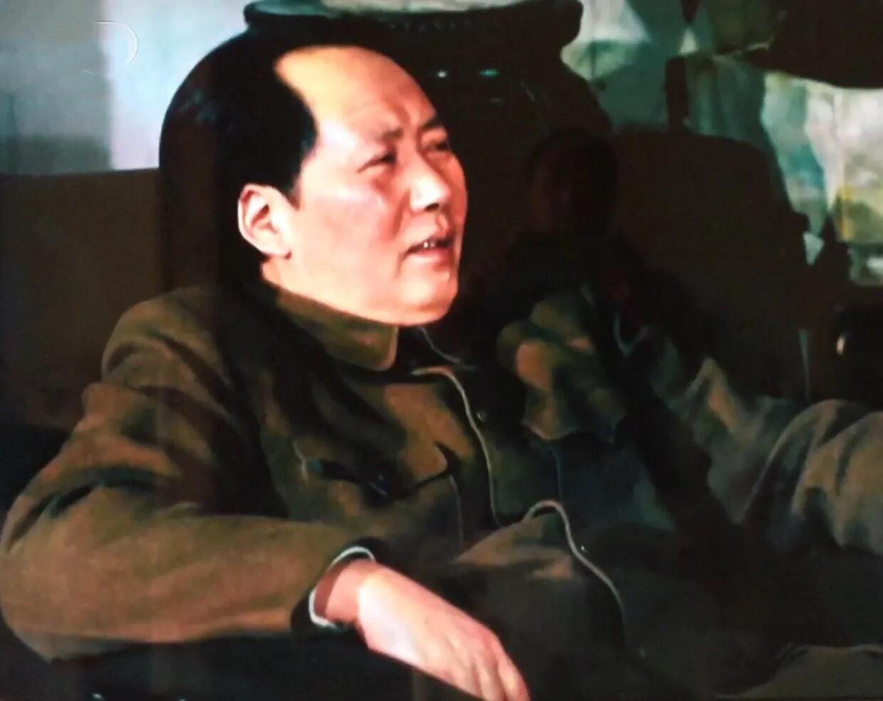 林彪不同意出兵朝鲜有两个原因，毛主席力排众