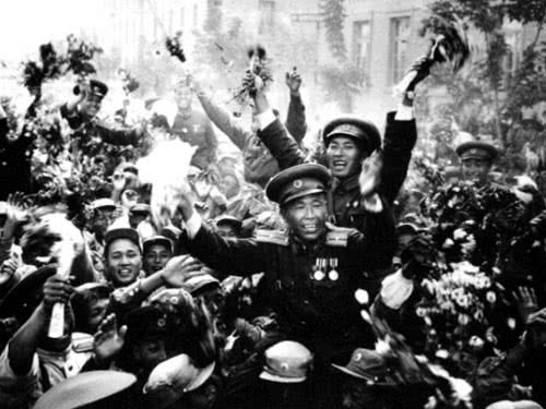 朝鲜战争接连惨败，美英提出停火谈判，毛主席：打过三八线再谈