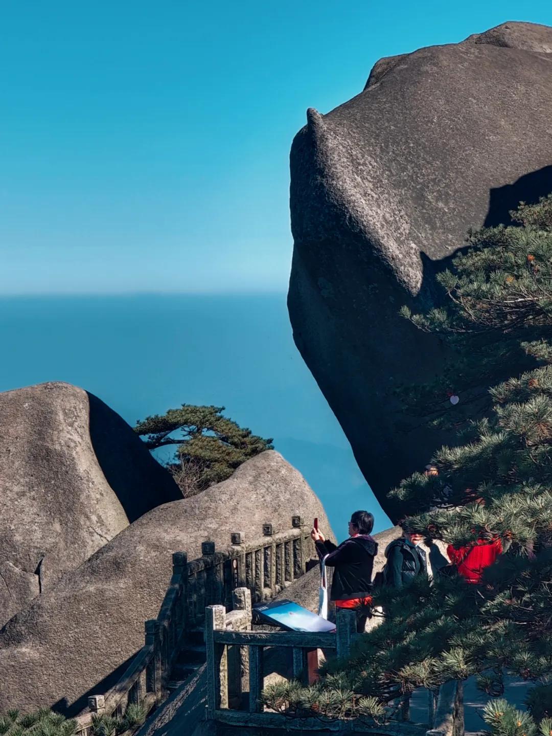 百名武漢戰疫英雄暢游天柱山