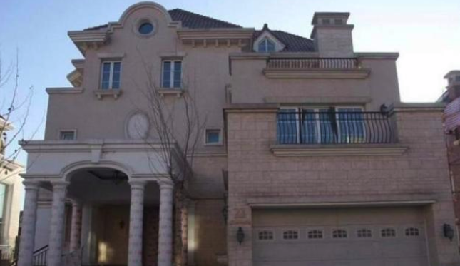 易烊千玺近亿元豪宅曝光，外景华丽好似宫殿，