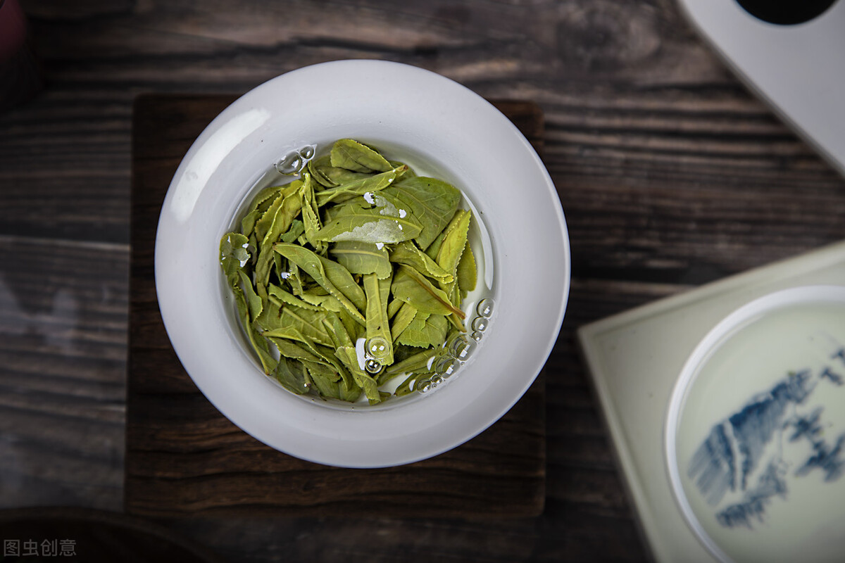 送人茶葉，如何讓別人知道茶葉很貴呢？